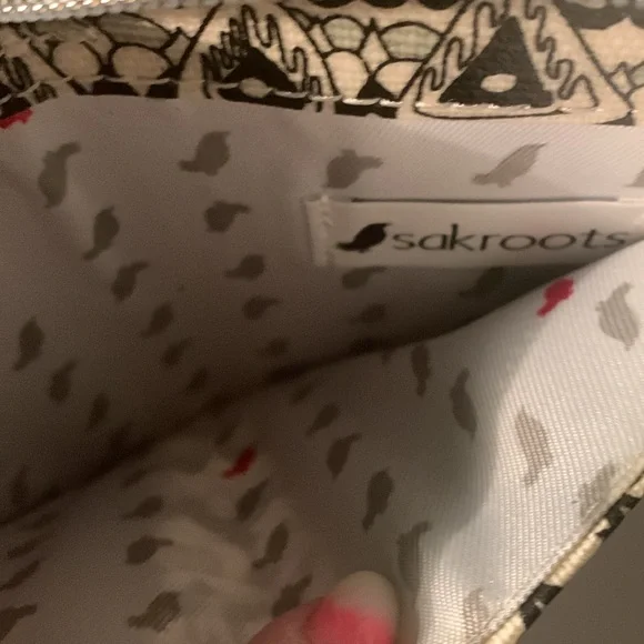 Sakroots crossbody/wallet/phone holder/wristlet - Picture 7 of 11